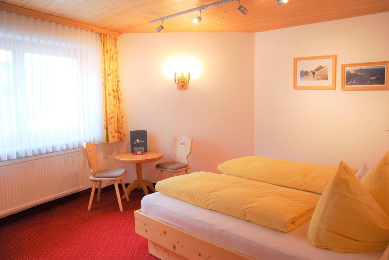 Hotel Haus Moostal à Sankt Anton am Arlberg Extérieur photo
