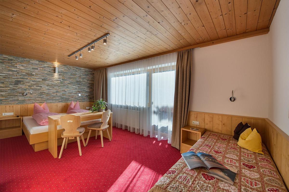 Hotel Haus Moostal à Sankt Anton am Arlberg Extérieur photo