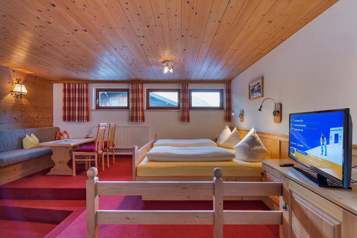 Hotel Haus Moostal à Sankt Anton am Arlberg Extérieur photo