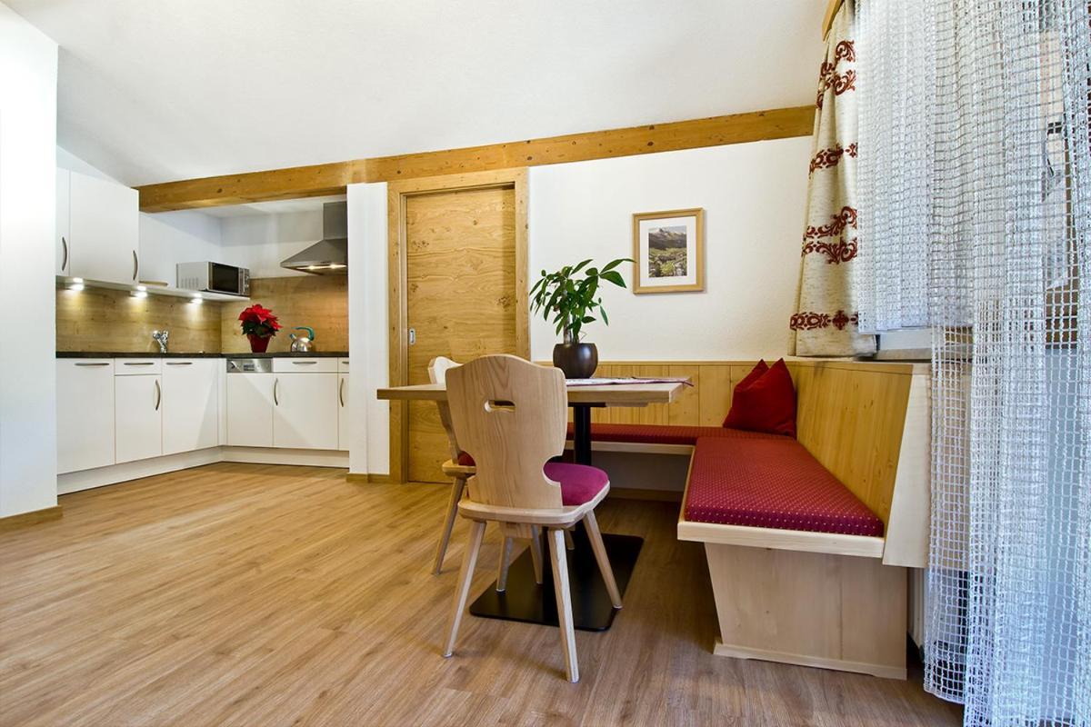 Hotel Haus Moostal à Sankt Anton am Arlberg Extérieur photo