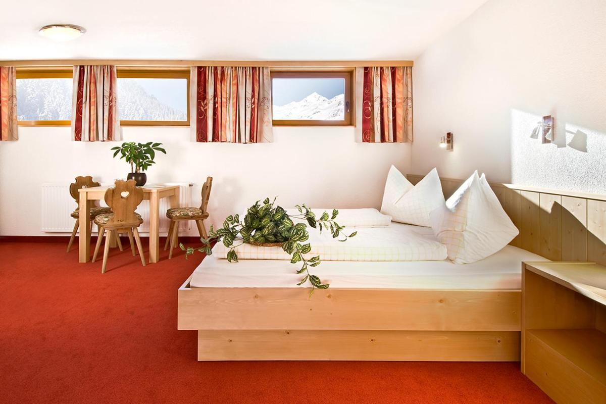 Hotel Haus Moostal à Sankt Anton am Arlberg Extérieur photo